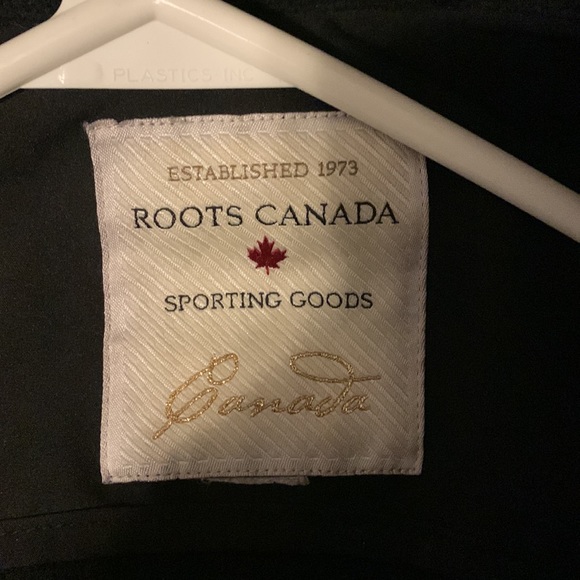 Roots "Right to Play," Water resistant , black jacket. - Picture 4 of 6